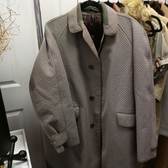 Coat - Picture 2 of 7